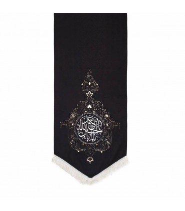 کتیبه مخمل تک پایین مثلثی ریشه دار منقش با نام اباعبدالله