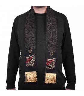 شال مخمل بزرگسال با شعار نجات اهل عالم با حسین است رنگ مشکی 10*140