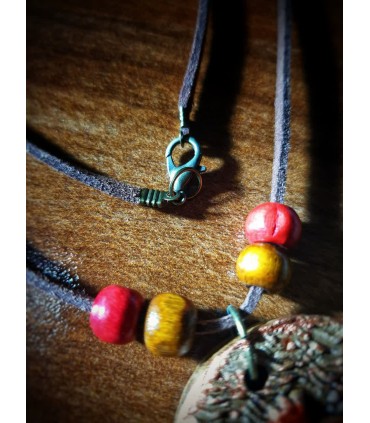 رومانتویی نقش‌برجسته سفال با نام امیرالمومنین