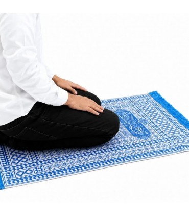 سجاده جانماز مخمل درجه یک طرح زیلو با جیب جا مهری و ریشه ابریشمی آبی ابعاد 70 در 110